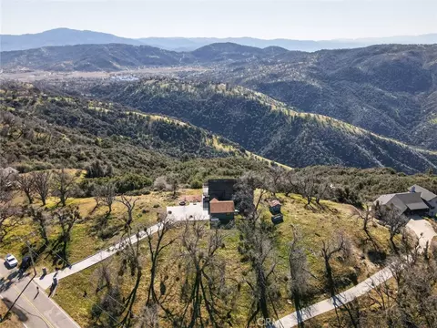 View/Area - 30420 Starland Dr, Tehachapi, CA 93561 photo 5 of 7