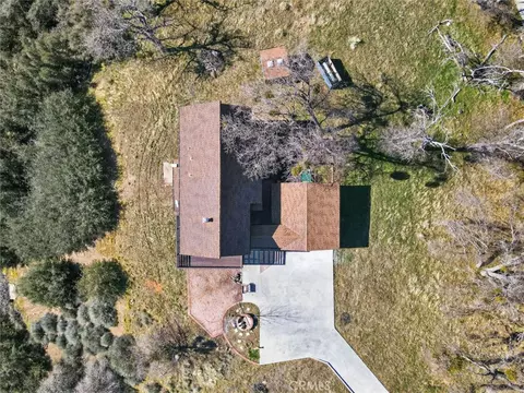 View/Area - 30420 Starland Dr, Tehachapi, CA 93561 photo 3 of 7