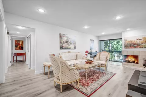 15335 Magnolia #215, Sherman Oaks, CA 91403