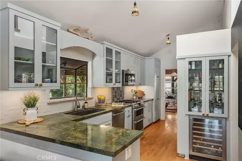 9201 Grundy Ln, Chatsworth, CA 91311