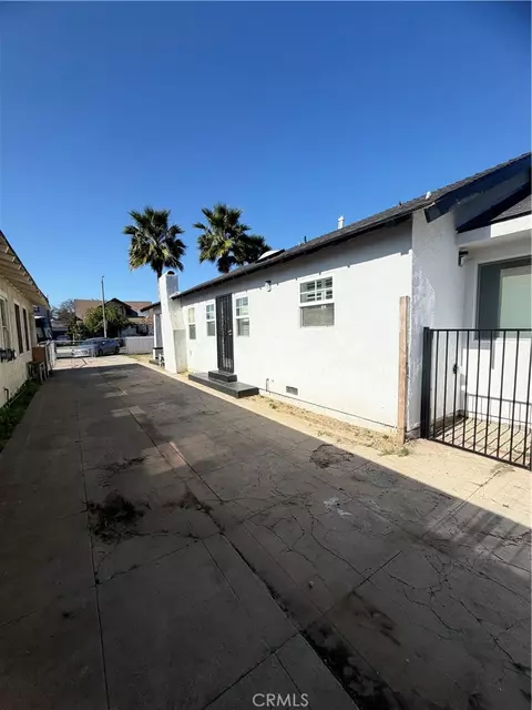 6616 Denver, Los Angeles, CA 90044