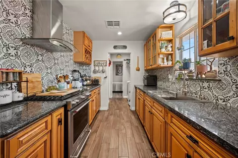 38870 Foxholm Dr, Palmdale, CA 93551