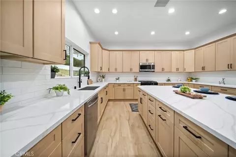 Kitchen - 33344 Rose Ave, Acton, CA 93510 photo 1 of 8