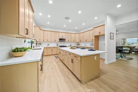 Kitchen - 33344 Rose Ave, Acton, CA 93510 photo 3 of 8