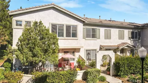 22754 Little Fall Ct, Saugus, CA 91350