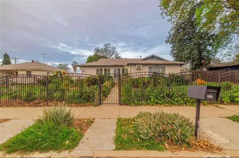 8523 Lindley Ave, Northridge, CA 91325