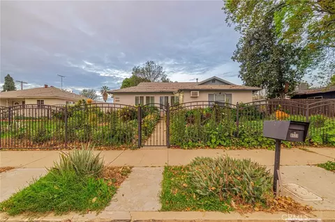 8523 Lindley Ave, Northridge, CA 91325