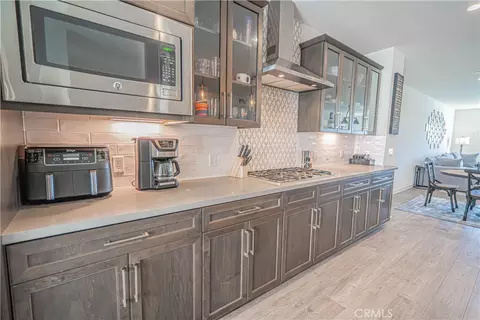 Kitchen - 4060 Tradewinds Dr, Oxnard, CA 93035 photo 8 of 8