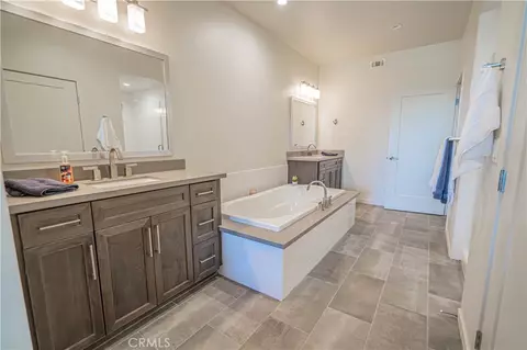 Bath - 4060 Tradewinds Dr, Oxnard, CA 93035 photo 1 of 6