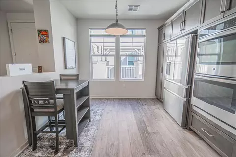 Kitchen - 4060 Tradewinds Dr, Oxnard, CA 93035 photo 5 of 8