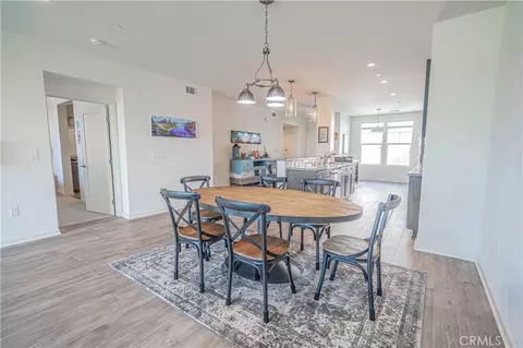 Dining - 4060 Tradewinds Dr, Oxnard, CA 93035 photo 2 of 2