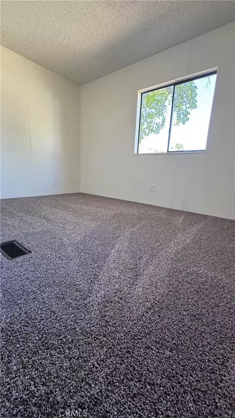 Bedroom - 2720 Lebec Oaks Rd, Lebec, CA 93243 photo 2 of 4