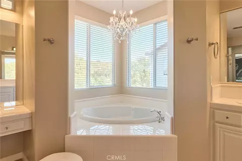 Bath - 4440 Coffeetree, Moorpark, CA 93021 photo 3 of 5