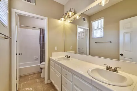 Bath - 4440 Coffeetree, Moorpark, CA 93021 photo 5 of 5