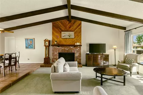 2217 Crescent Ave, Montrose, CA 91020