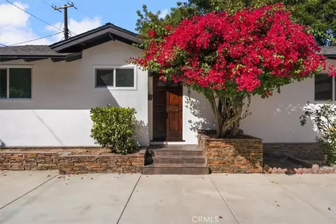 8581 Owensmouth, Canoga Park, CA 91304