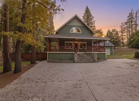 1400 Pine Cone Ct, Wofford Heights, CA 93285