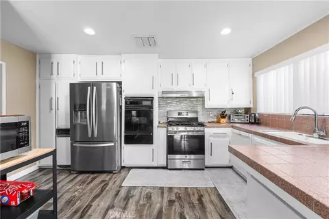 Kitchen - 45228 Lorimer, Lancaster, CA 93534 photo 2 of 5