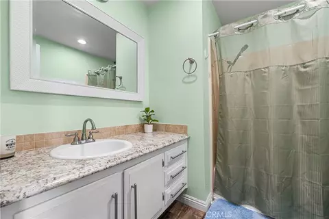 Bath - 45228 Lorimer, Lancaster, CA 93534 photo 2 of 2