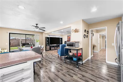 Entry Way - 45228 Lorimer, Lancaster, CA 93534 photo 2 of 4