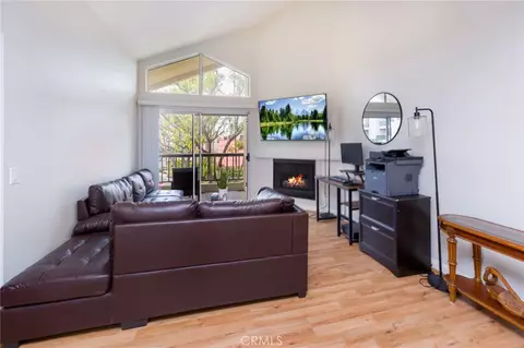 5535 Canoga Ave #207, Woodland Hills, CA 91367