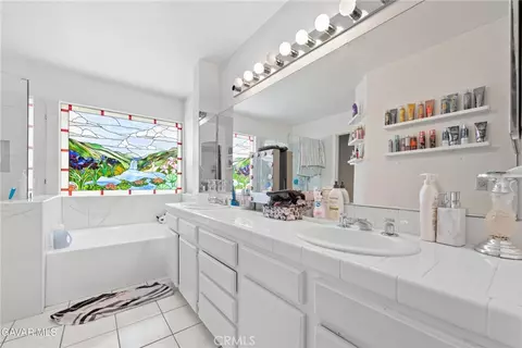 Bath - 38145 Lido Dr, Palmdale, CA 93552 photo 3 of 3
