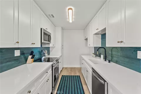 5400 Newcastle #12, Encino, CA 91316