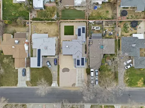 View/Area - 1346 W Ivyton St, Lancaster, CA 93534 photo 2 of 3