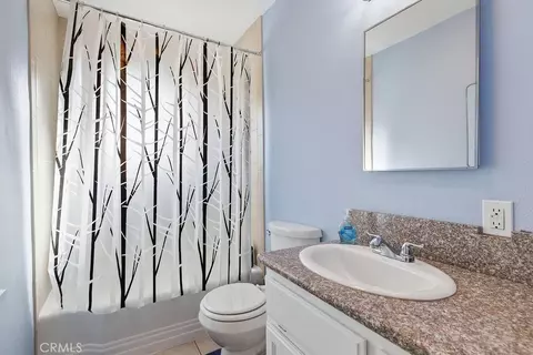 Bath - 1346 W Ivyton St, Lancaster, CA 93534 photo 2 of 2