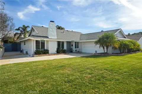 27834 Parkvale Dr, Saugus, CA 91350