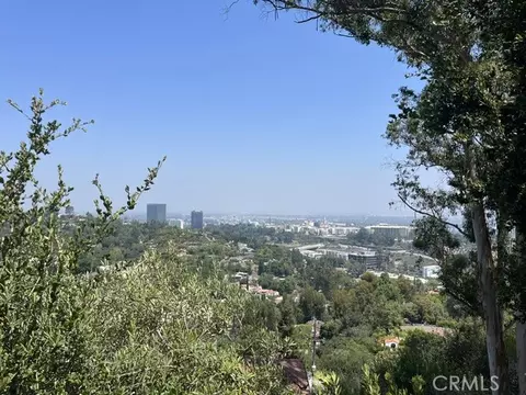 3124 Goodview Trl, Los Angeles, CA 90068