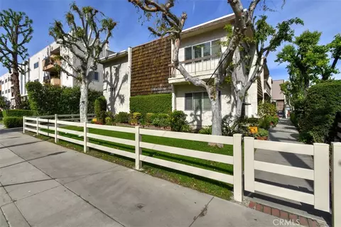 12951 Riverside Dr #4, Sherman Oaks, CA 91423