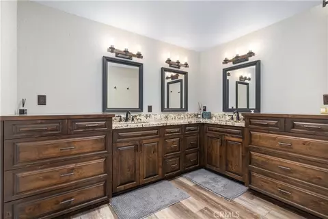 Bath - 1856 Southfork Pl, Paso Robles, CA 93446 photo 5 of 9