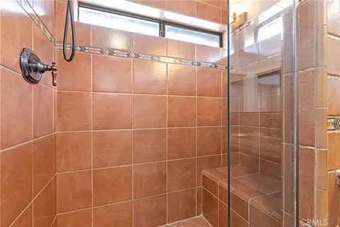 Bath - 1856 Southfork Pl, Paso Robles, CA 93446 photo 4 of 9