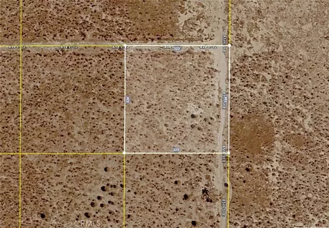 8500 E Avenue L12, Palmdale, CA 93552