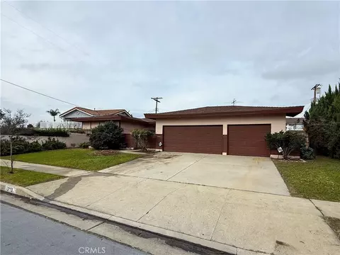 7633 Ampere, North Hollywood, CA 91605
