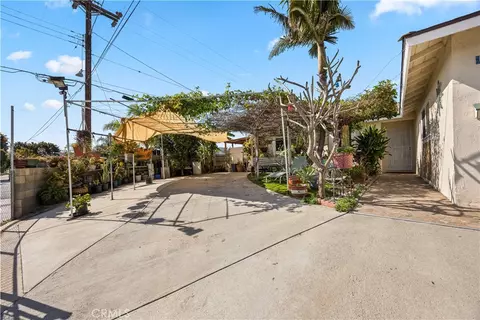 Exterior - 4901 Siesta Dr, Oceanside, CA 92057 photo 3 of 4