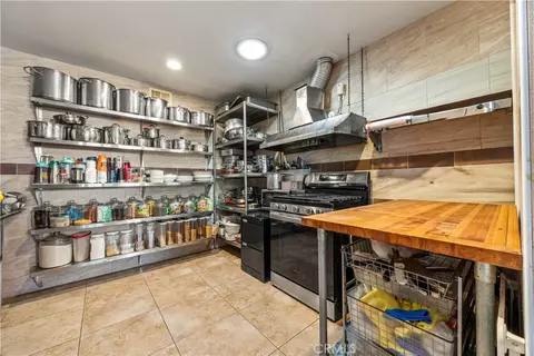 Kitchen - 4901 Siesta Dr, Oceanside, CA 92057 photo 1 of 2