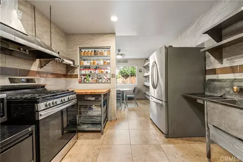 Kitchen - 4901 Siesta Dr, Oceanside, CA 92057 photo 2 of 2