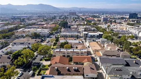 View/Area - 723 E Tujunga Ave, Burbank, CA 91501 photo 9 of 12
