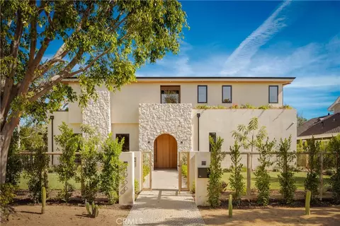 4956 Gentry Ave, Valley Village, CA 91607