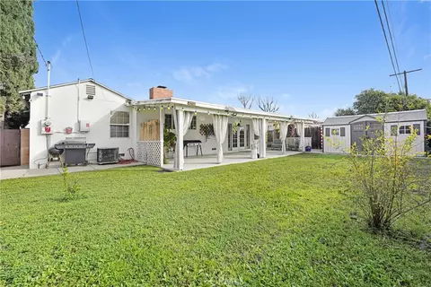 19624 Kittridge St, Reseda, CA 91335