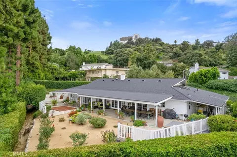 16244 Dorilee Ln, Encino, CA 91436