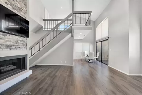 18445 Hatteras #403, Tarzana, CA 91356