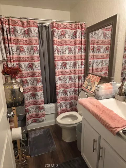 Bath - 1583 Seneca Dr, Madera, CA 93637 photo 5 of 5