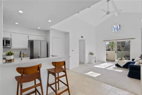 21358 Nandina Ln #204, Newhall, CA 91321