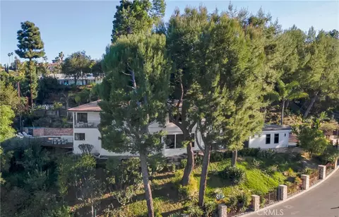 4032 Rogen Dr, Encino, CA 91436