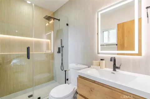 Bath - 6838 Belmar Ave, Reseda, CA 91335 photo 1 of 2