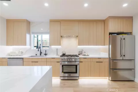 Kitchen - 6838 Belmar Ave, Reseda, CA 91335 photo 3 of 6