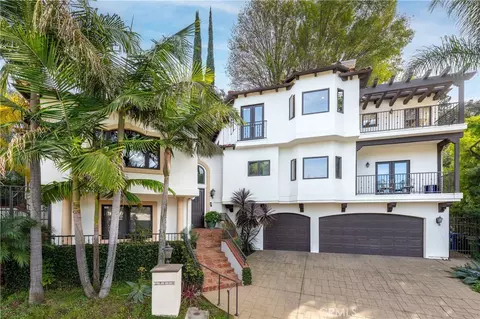 13470 Rand Dr, Sherman Oaks, CA 91423